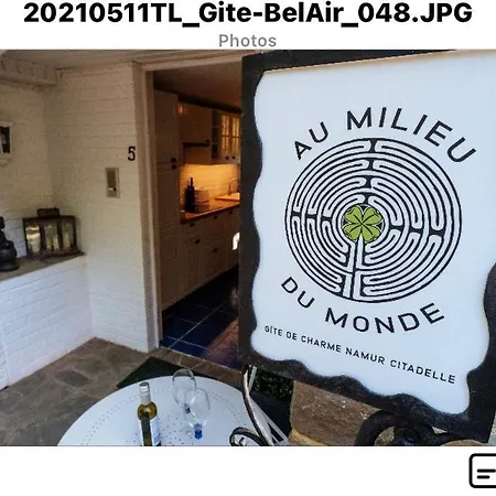 De Charme Au Milieu Du Monde